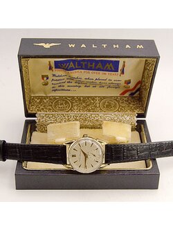 นาฬิกาเก่า WALTHAM ไขลานสองเข็มครึ่ง พร้อมกล่องแข็ง