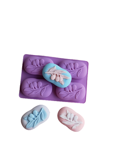 แม่พิมพ์ซิลิโคน พิมพ์สบู่ พิมพ์วุ้น พิมพ์ขนม รูปมะกอก 4 ช่อง (70 กรัม)