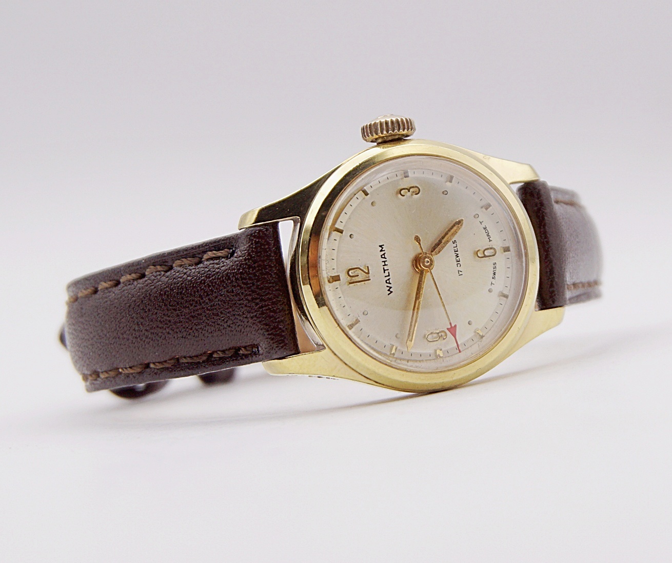 นาฬิกาเก่า WALTHAM ไขลาน (นาฬิกาผู้หญิง)