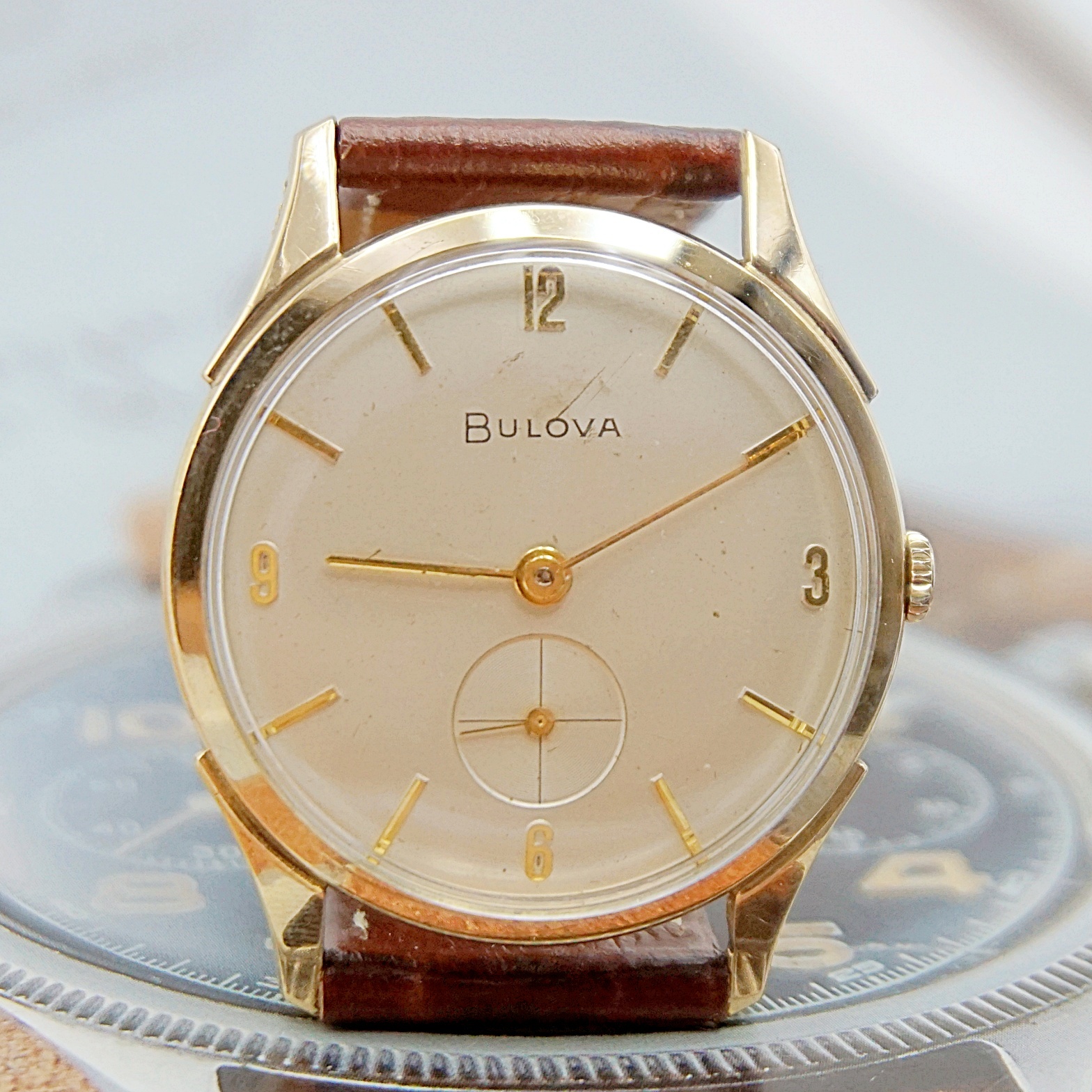 นาฬิกาเก่า BULOVA ไขลานสองเข็มครึ่ง