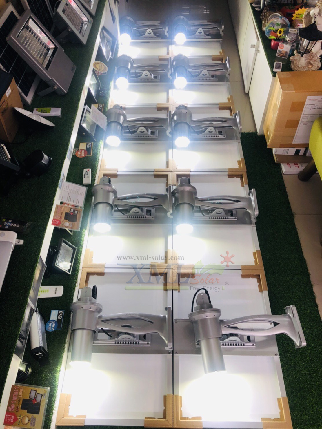 โคมไฟโซล่าเซลล์อัจฉริยะ ทรงโคมกลม รุ่น 40 Watt Monocrystalline 1 แถม 1