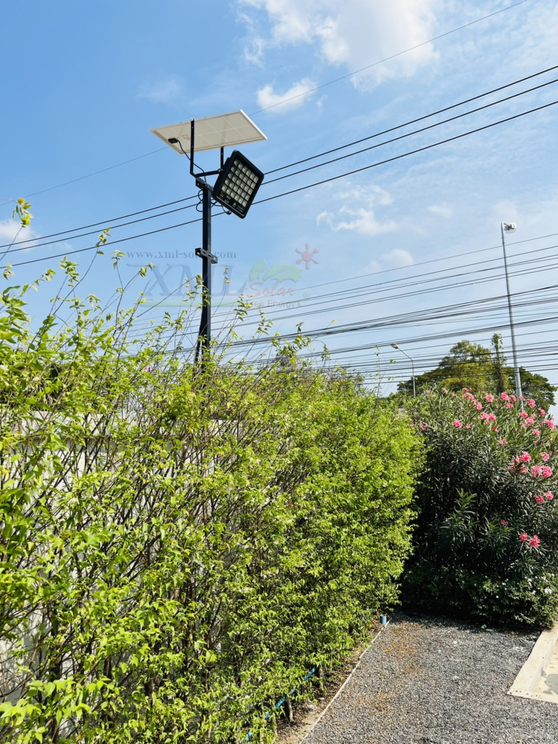 ไฟสปอตไลท์โซล่าเซลล์ 400 W. รุ่น Modi x XML ไซต์ใหญ่ (เเสง : ขาว)