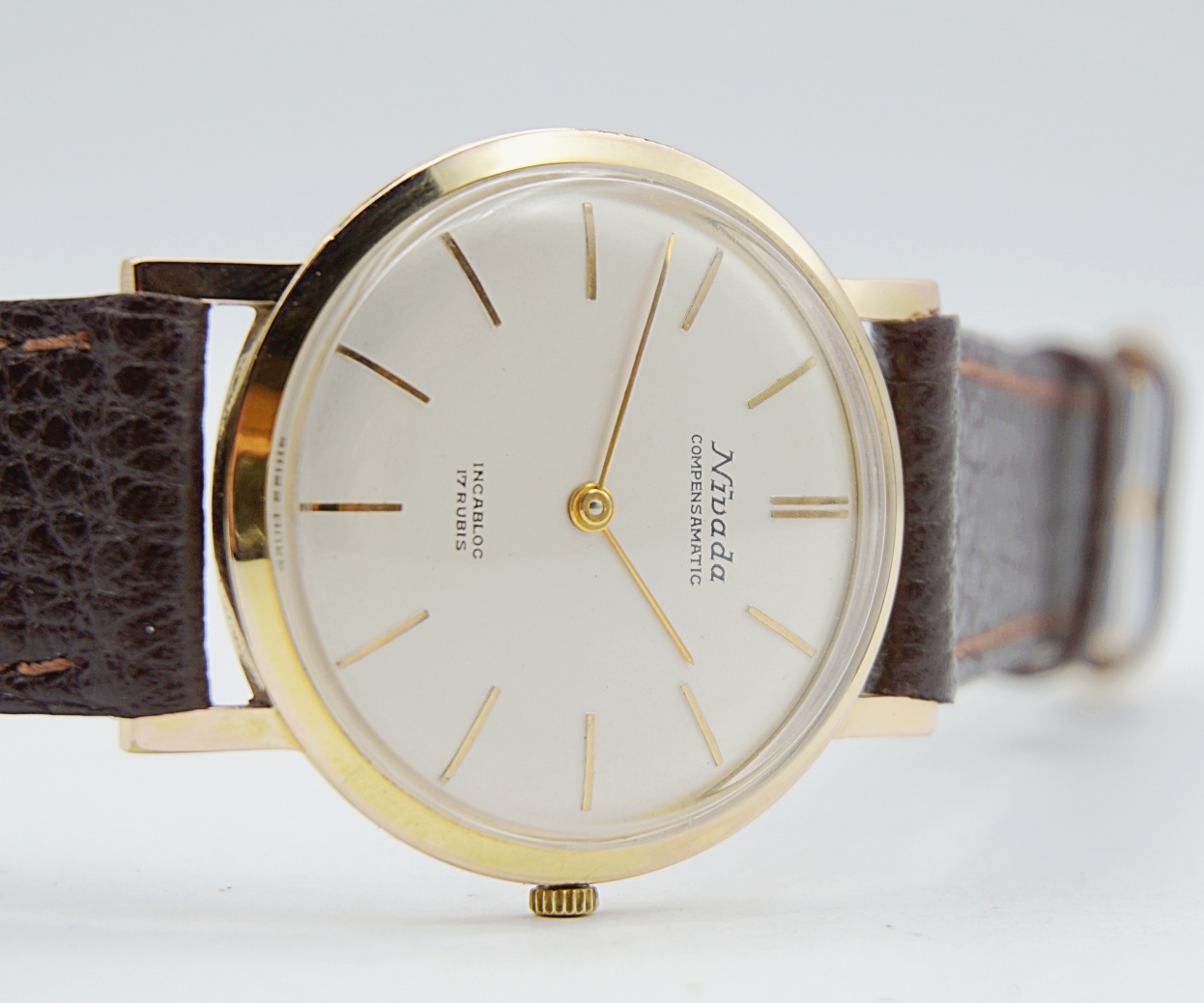 นาฬิกาเก่า NIVADA ไขลาน