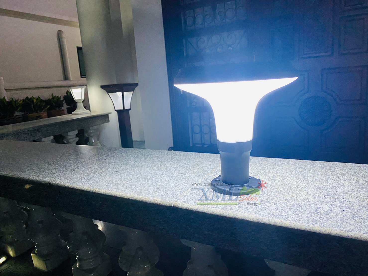 ไฟหัวเสาโซล่าเซลล์ ทรง Plaza 12 Super SMD LED (เเสง : ขาว)