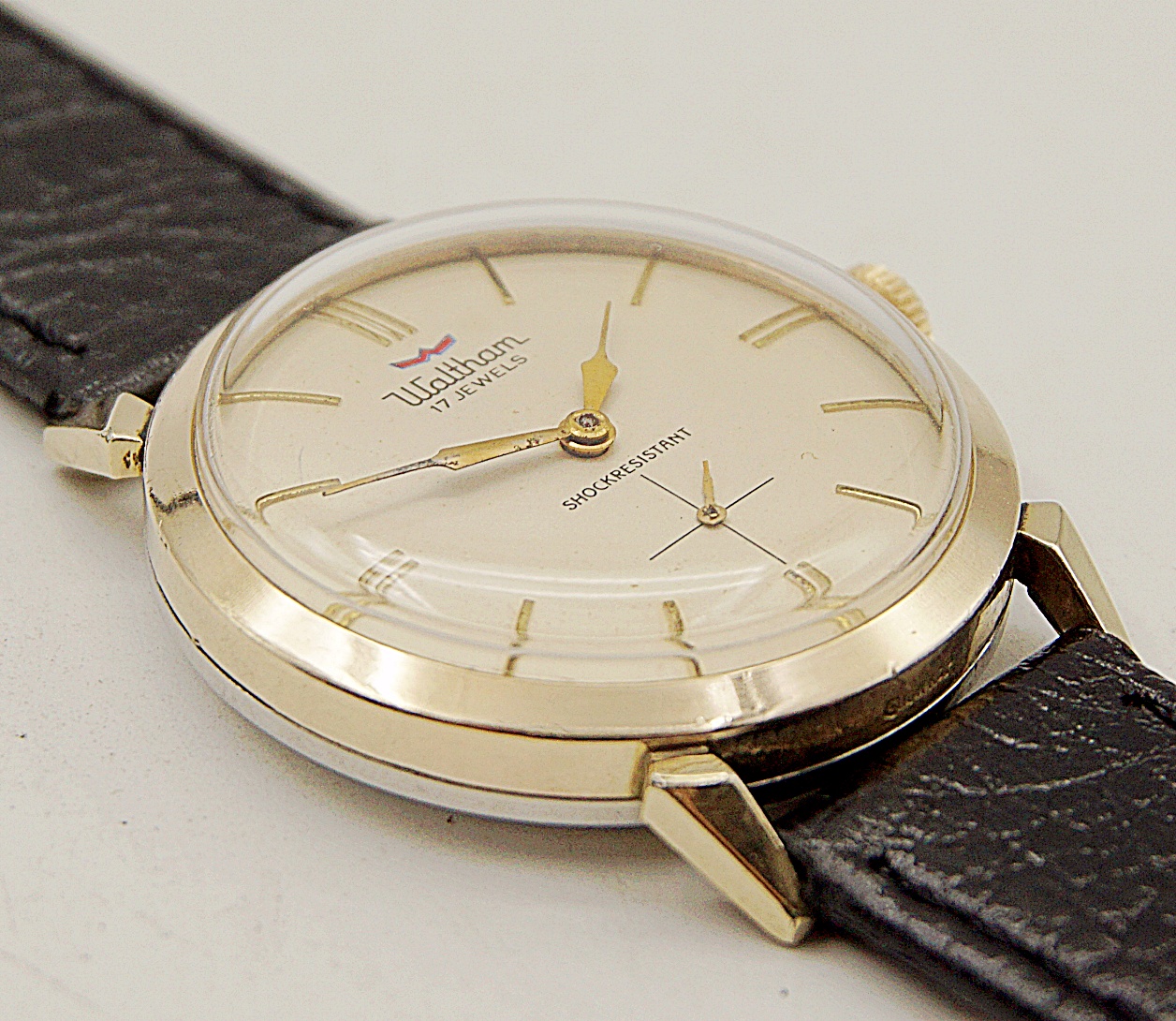 นาฬิกาเก่า WALTHAM ไขลานสองเข็มครึ่ง