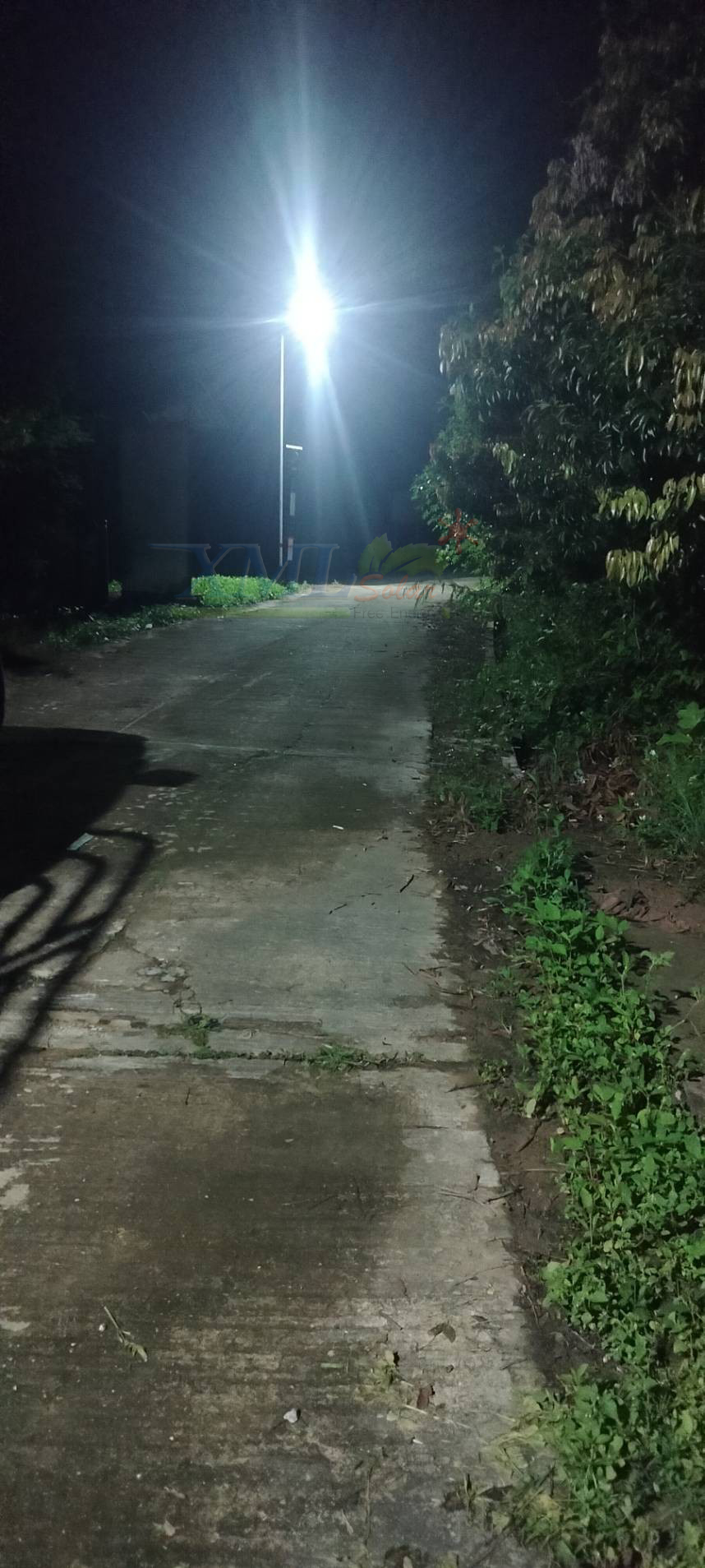 โคมไฟถนนโซล่าเซลล์ 400W รุ่น MD-SLT30-400W (แสง : ขาว)