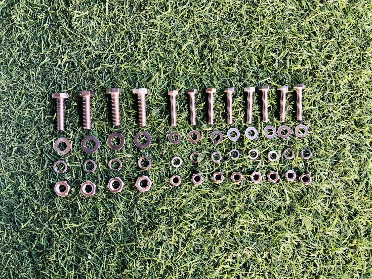 โคมไฟถนนโซล่าเซลล์ Series Y แผงเเยกโคมได้ (6,400Lumens + แผง 100 W) (แสง : ขาว)