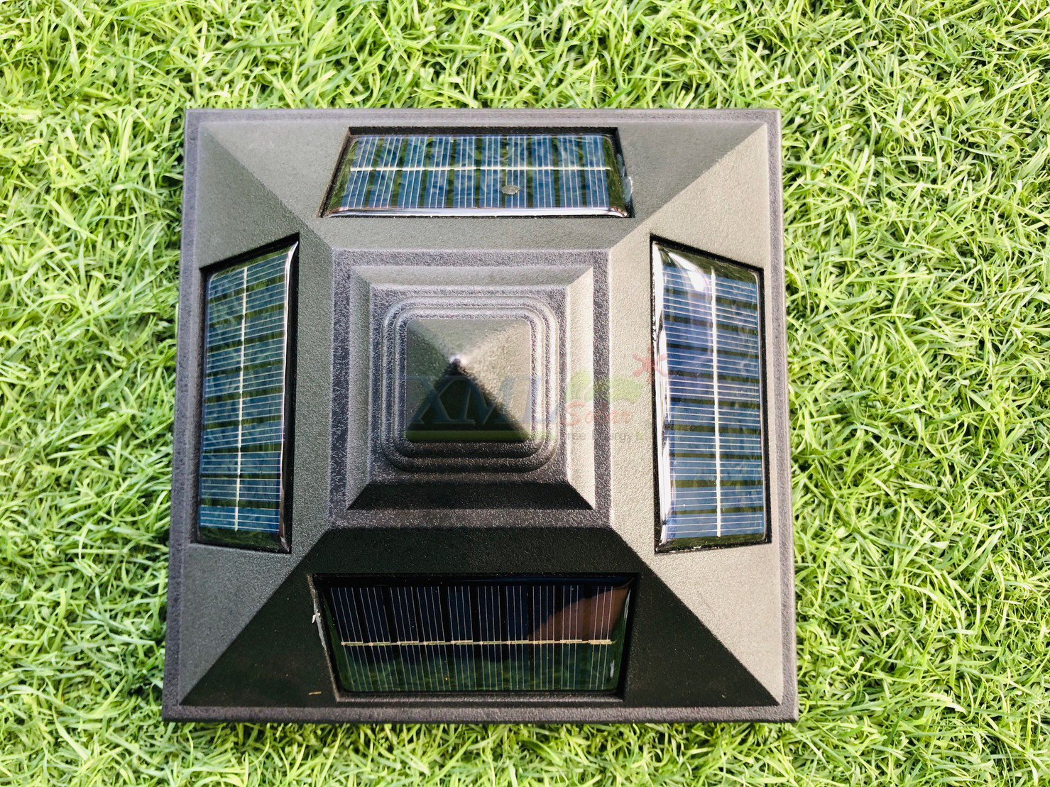 โคมไฟหัวเสาโซล่าเซลล์ รุ่น MD-GFB-A (แสง : เหลืองวอมไวท์)