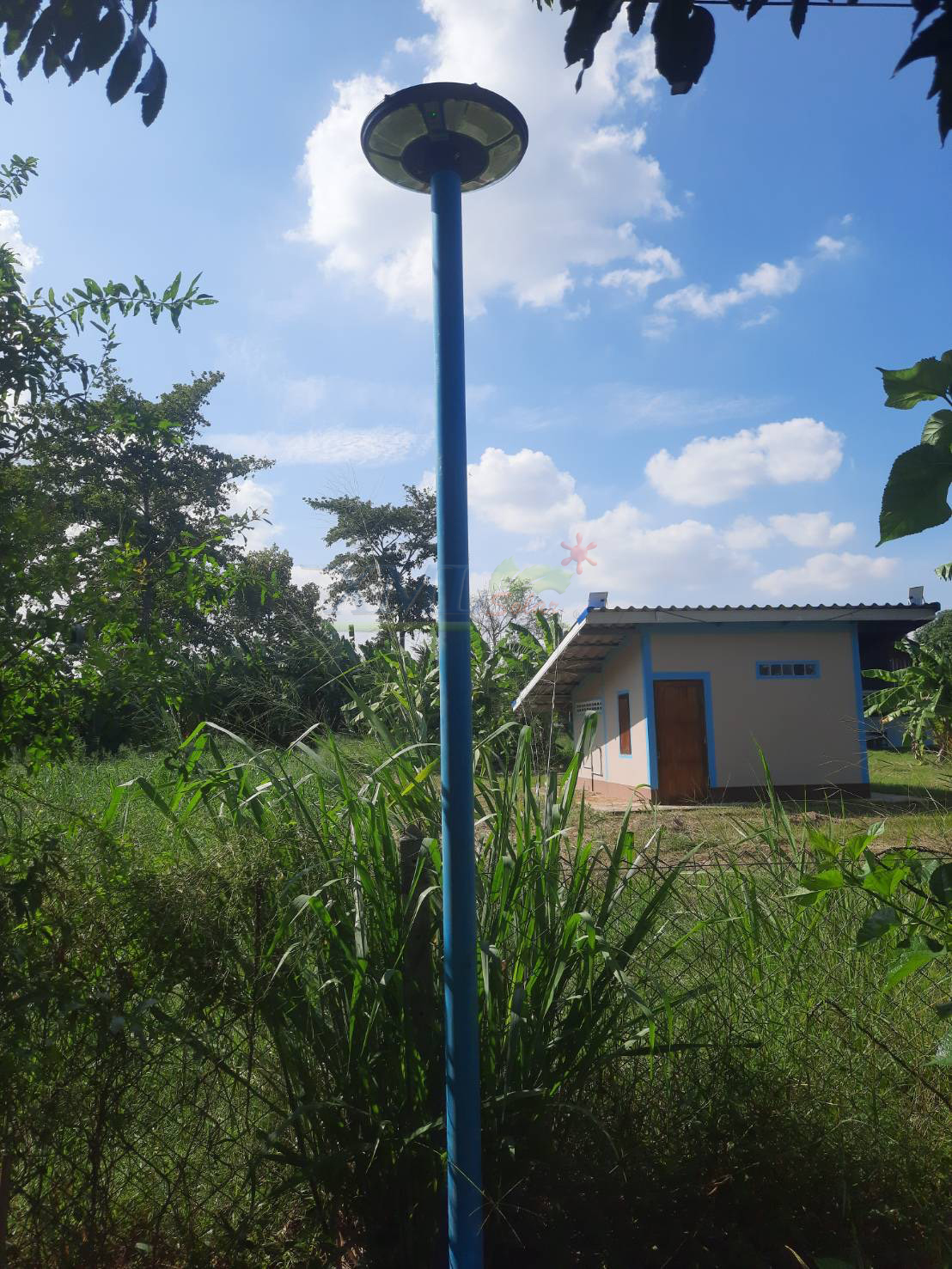 โคมไฟโซล่าเซลล์ (UFO) 300W รุ่น SLT39 แบรนด์ MODI x XML