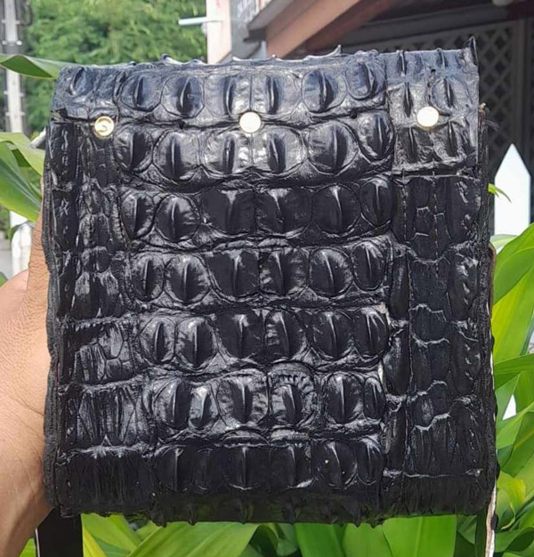 กระเป๋าสะพายข้าง หนังจระเข้