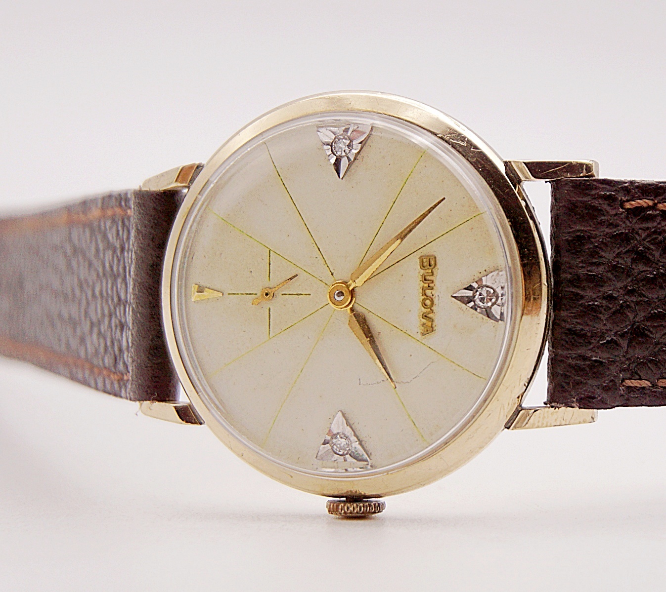 นาฬิกาเก่า BULOVA ไขลานสองเข็มครึ่ง