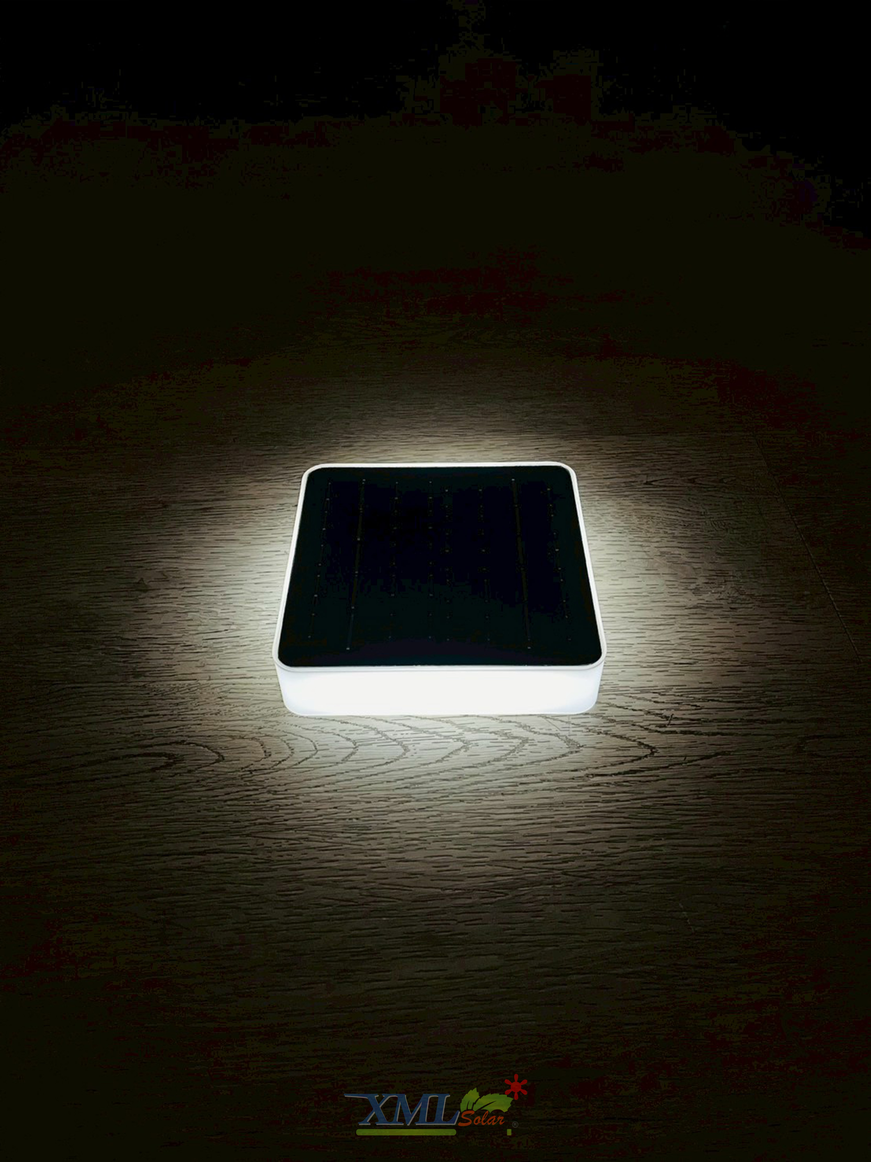 โคมไฟสนามโซล่าเซลล์ ทรงเหลี่ยม รุ่น DPD-0545 (แสง:ขาว + เหลืองวอมไวท์)