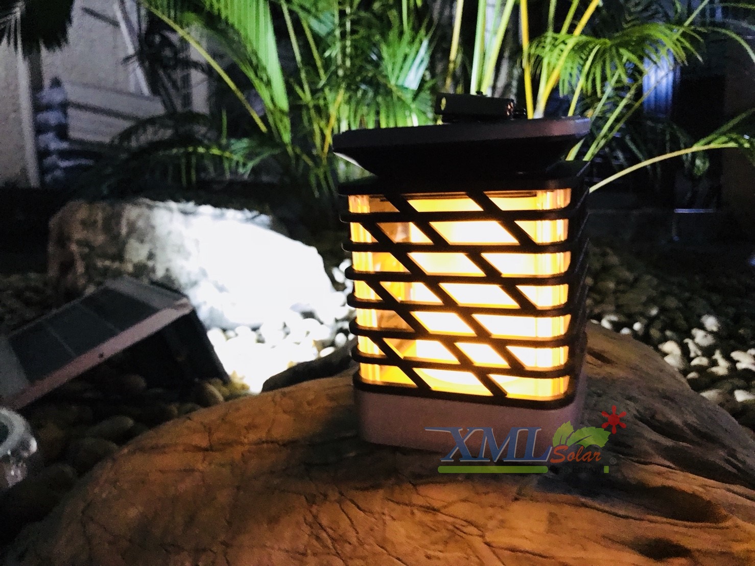 ไฟห้อยโซล่าเซลล์ ทรงสี่เหลียม ตาข่าย (แสง: เปลวไฟเหลืองวอมไวท์)