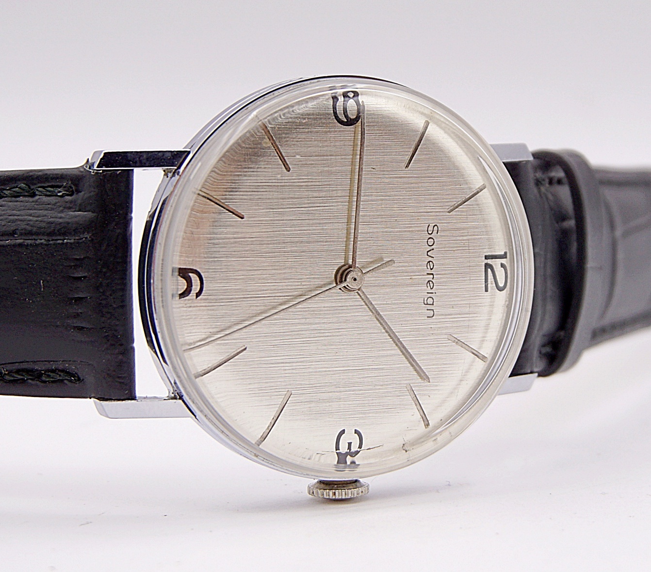 นาฬิกาเก่า SOVEREIGN ไขลาน