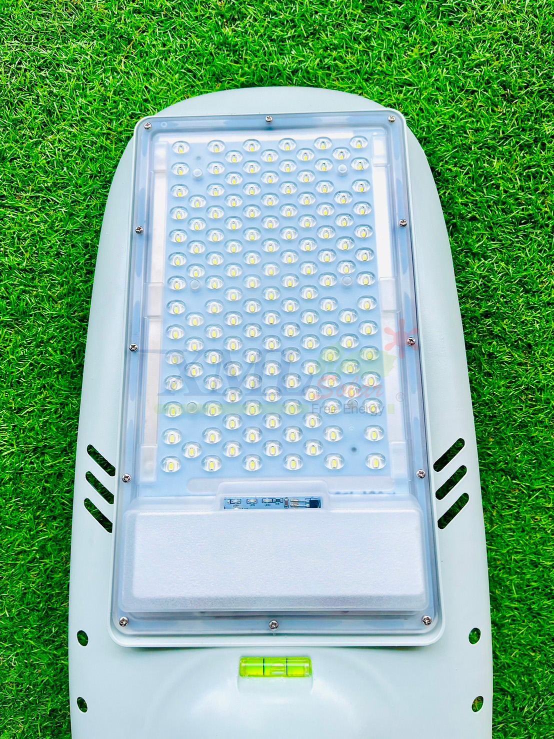 โคมไฟถนนโซล่าเซลล์อัจฉริยะ (รุ่น 4,300Lumens + แผง 60 W) (แสง : ขาว)