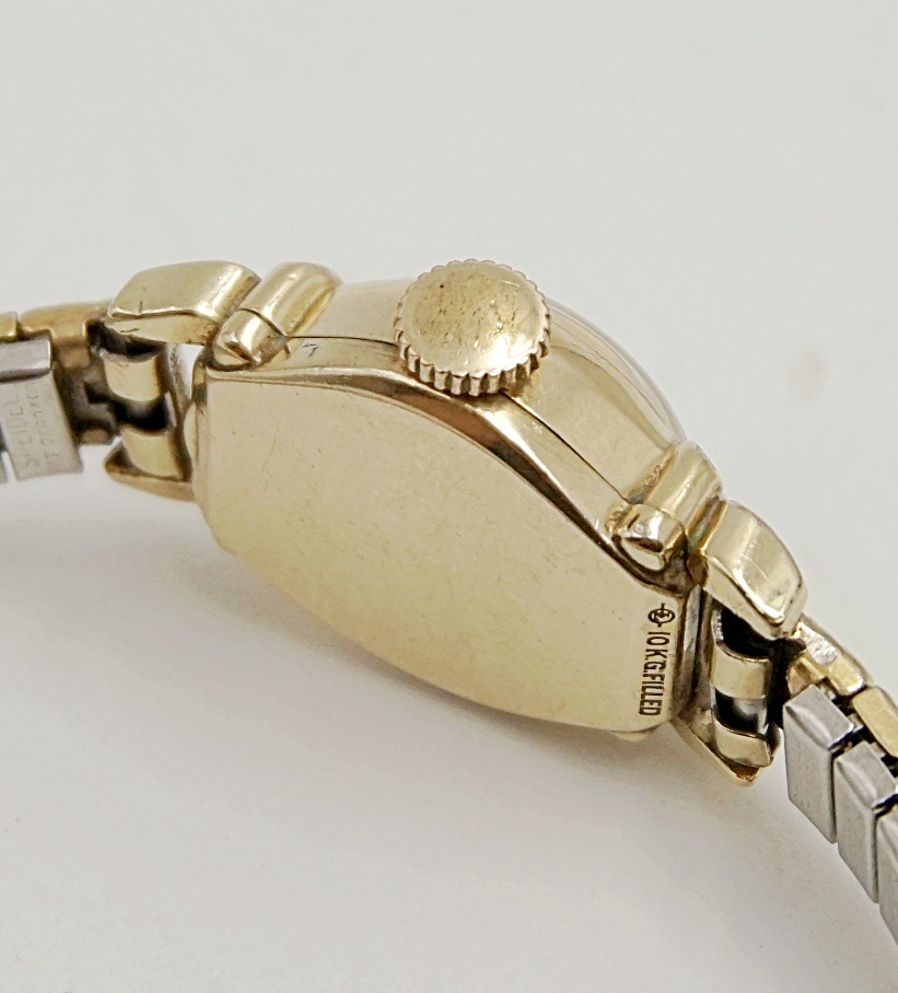 นาฬิกาเก่า WITTNAUER ไขลาน (นาฬิกาผู้หญิง)