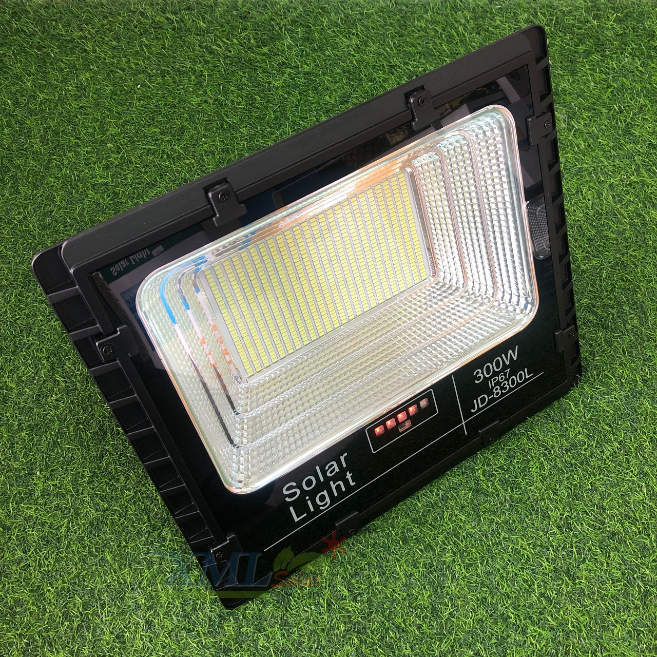 สปอร์ตไลท์โซล่าเซลล์ 300 W. รุ่นใหม่ JD8300L (แสง : เหลืองวอมไวท์) สำเนา