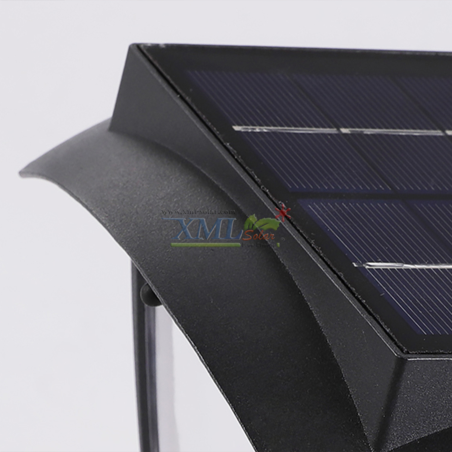 โคมไฟหัวเสาโซล่าเซลล์ สไตล์ยุโรป (เเสง : ขาว + เหลืองวอมไวท์)