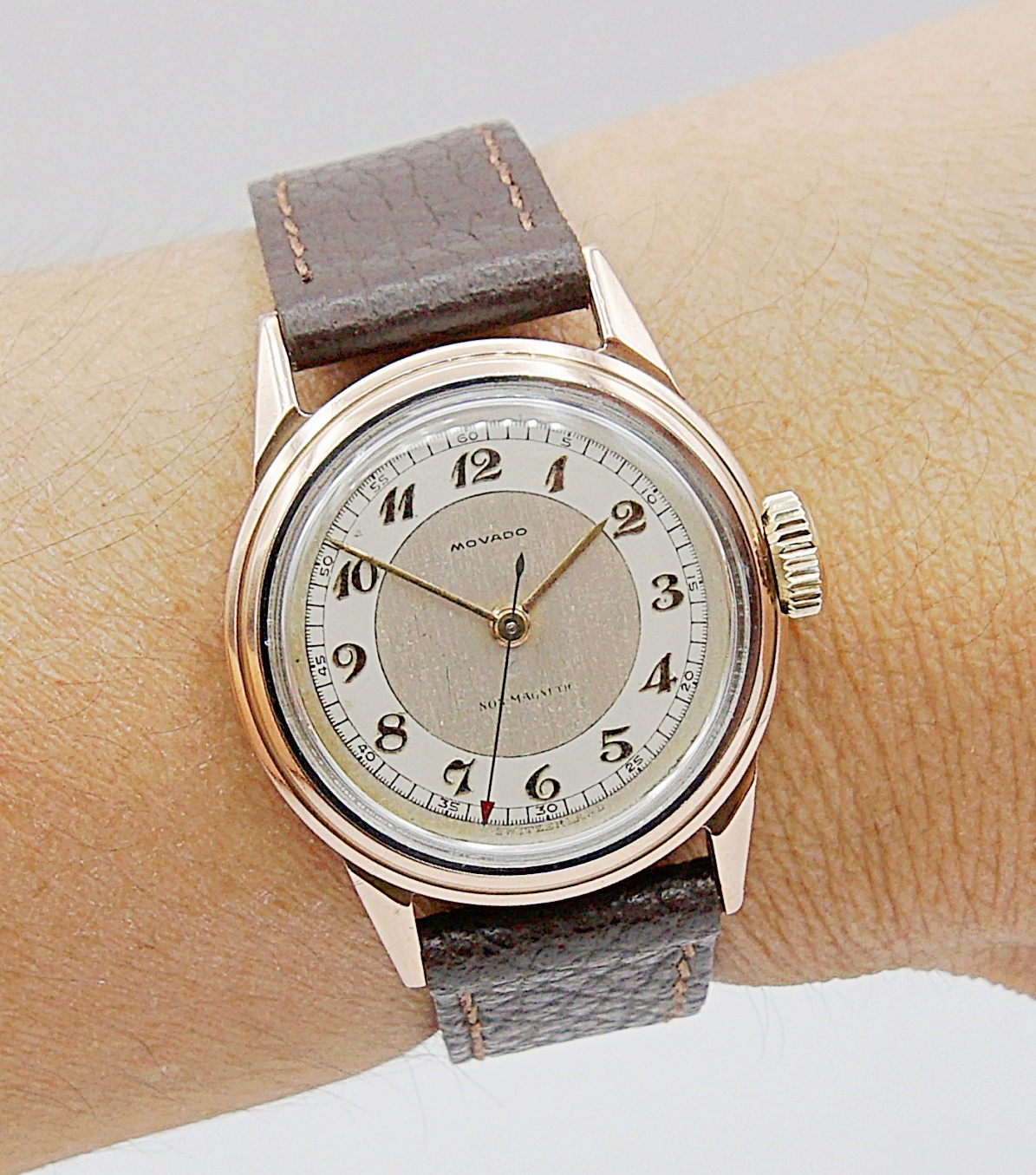 นาฬิกาเก่า MOVADO ไขลาน