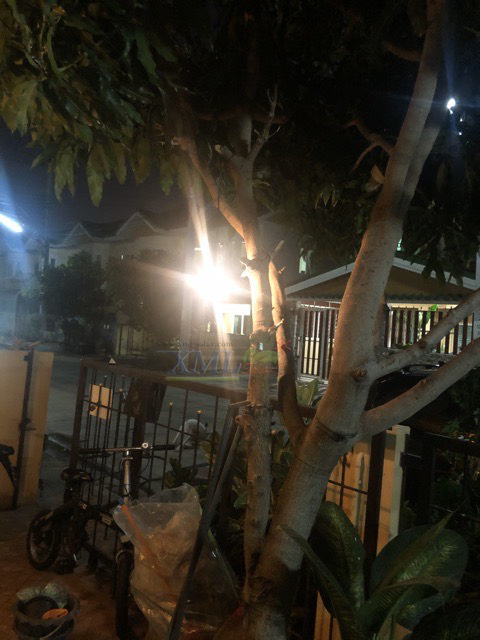 โคมไฟโซล่าเซลล์ ติดเพดาน รุ่นตาข่ายดำ Loft style (แสง เหลืองวอมไวท์)