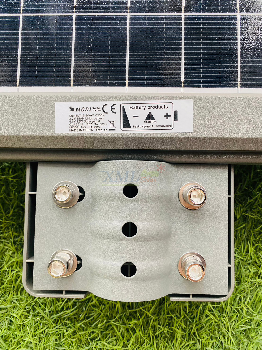 โคมไฟถนนโซล่าเซลล์ XML-Solar 200W (แสง : ขาว)(สว่างค้าง)