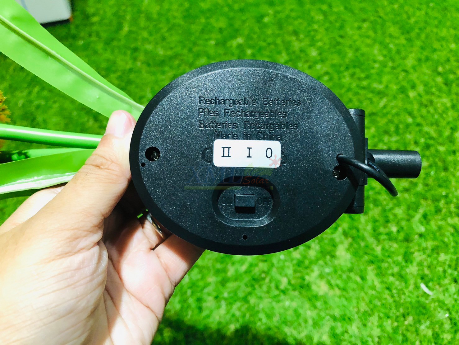 ไฟปักสนามโซล่าเซลล์ ทรงดอกไม้กลม (แสง : หลากสี)(1 แถม 1)