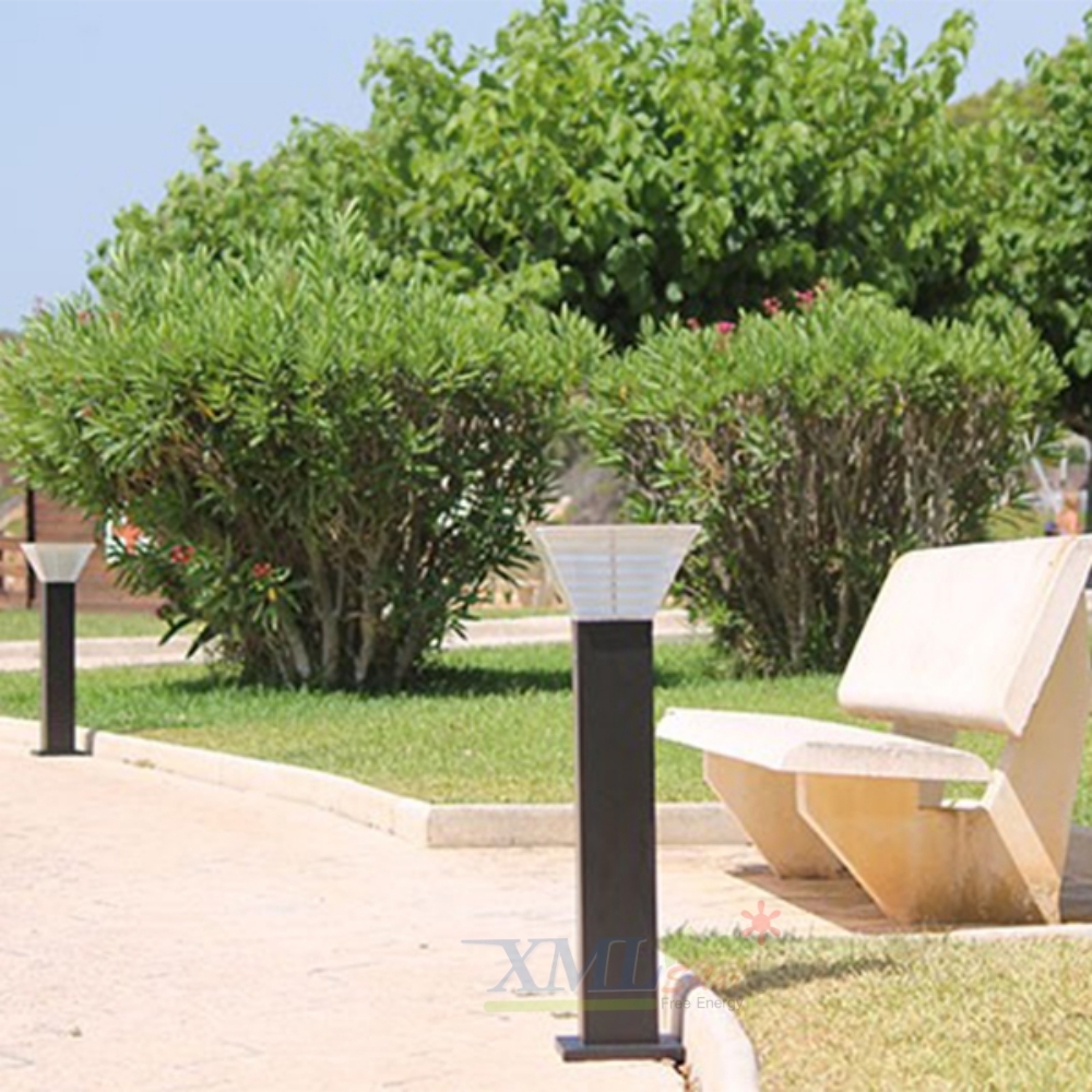 ไฟตั้งพื้นโซล่าเซลล์ ทรง พีระมิด สีดำ โคมใส (80 cm) (แสง : ขาว + เหลืองวอมไวท์)