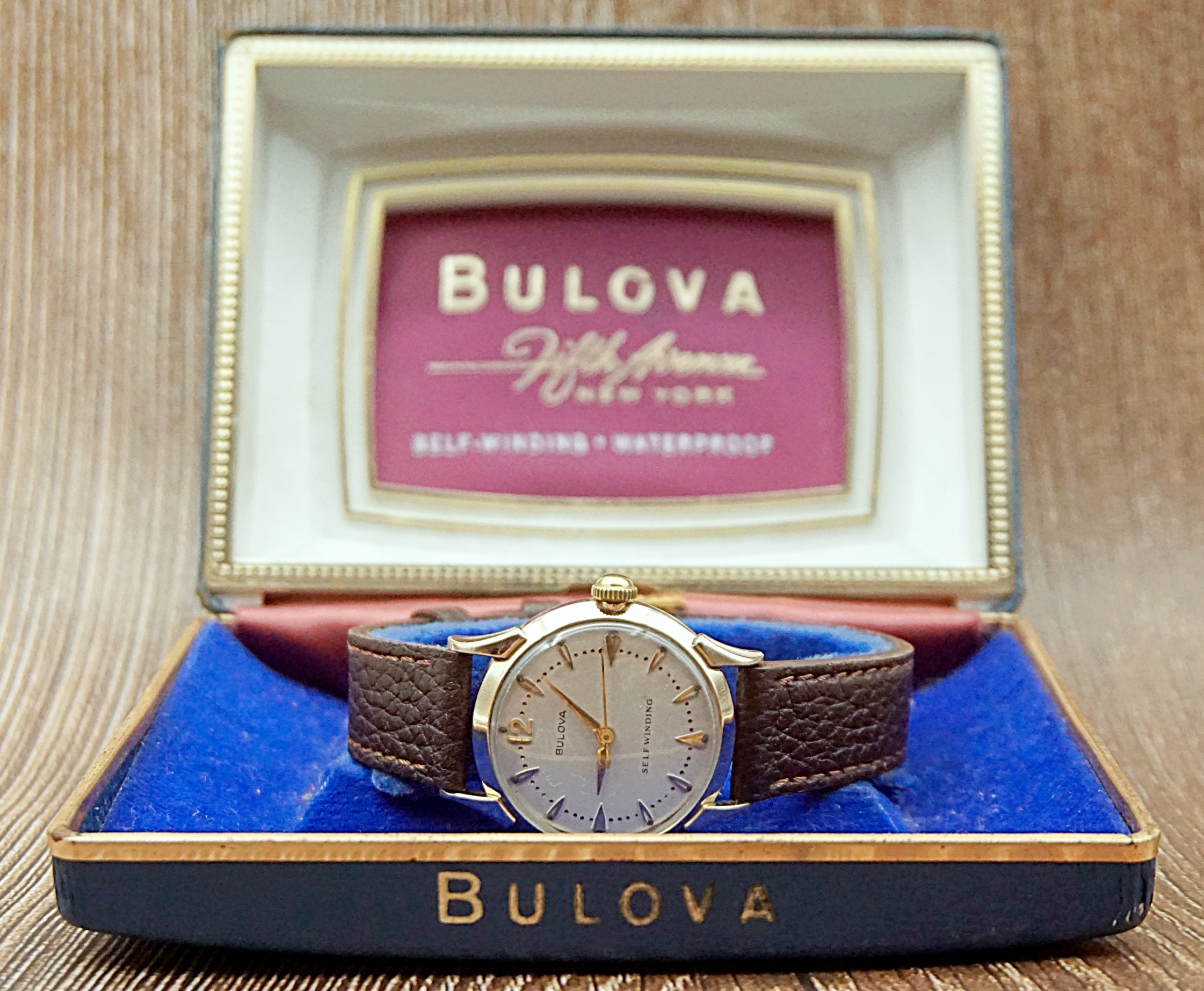 นาฬิกาเก่า BULOVA ออโตเมติก พร้อมกล่อง