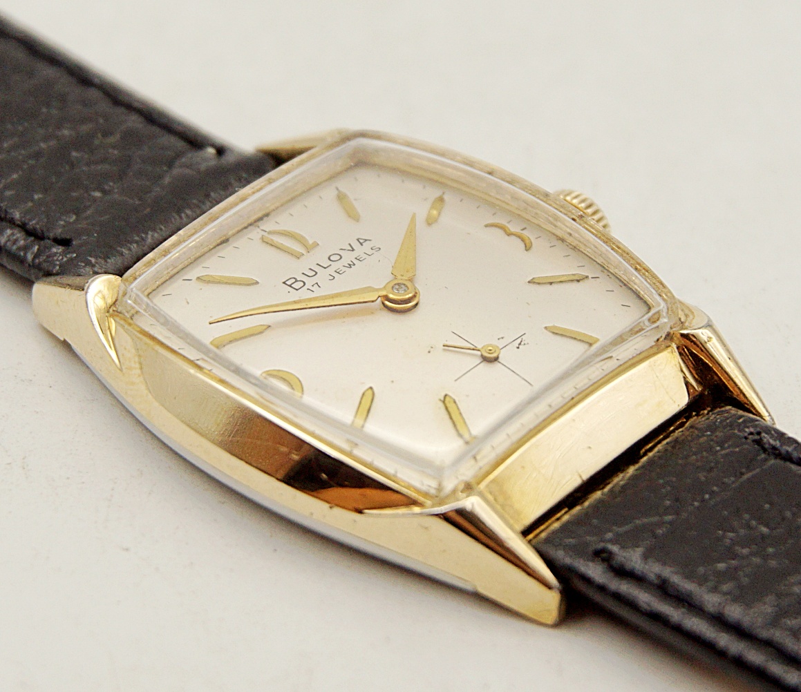 นาฬิกาเก่า BULOVA ไขลานสองเข็มครึ่ง