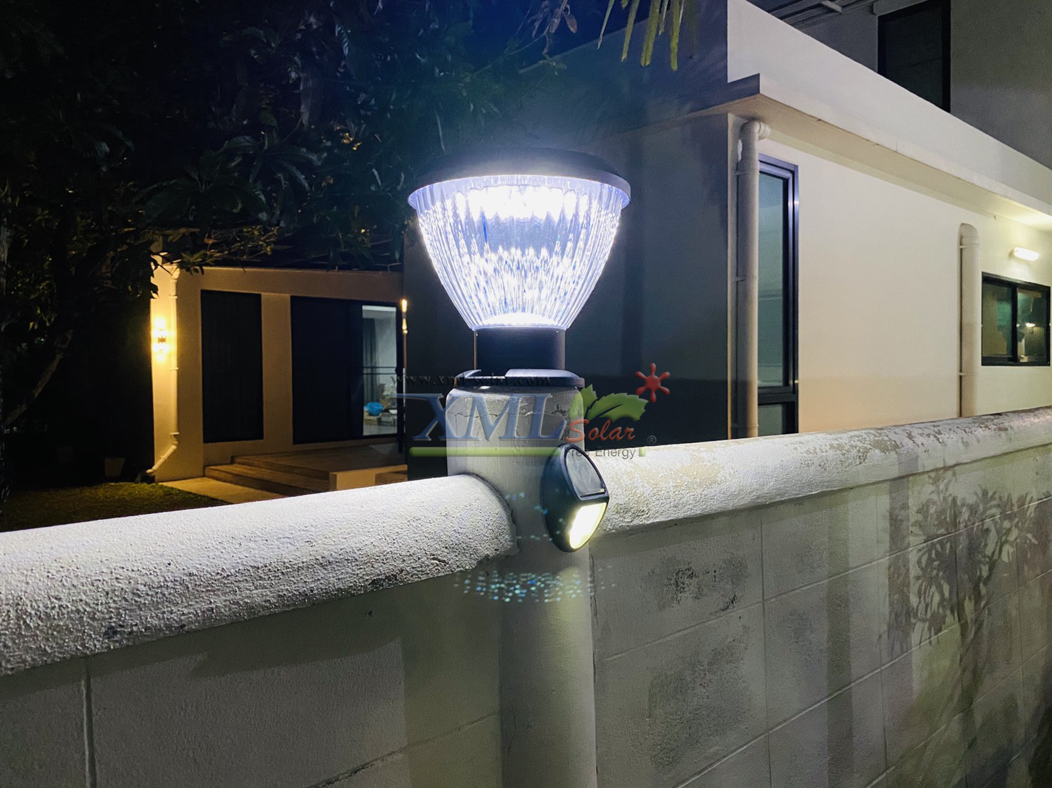 ไฟหัวเสาโซล่าเซลล์ ทรงถ้วย Cupcake 30 SMD LED (เเสง : ขาว)