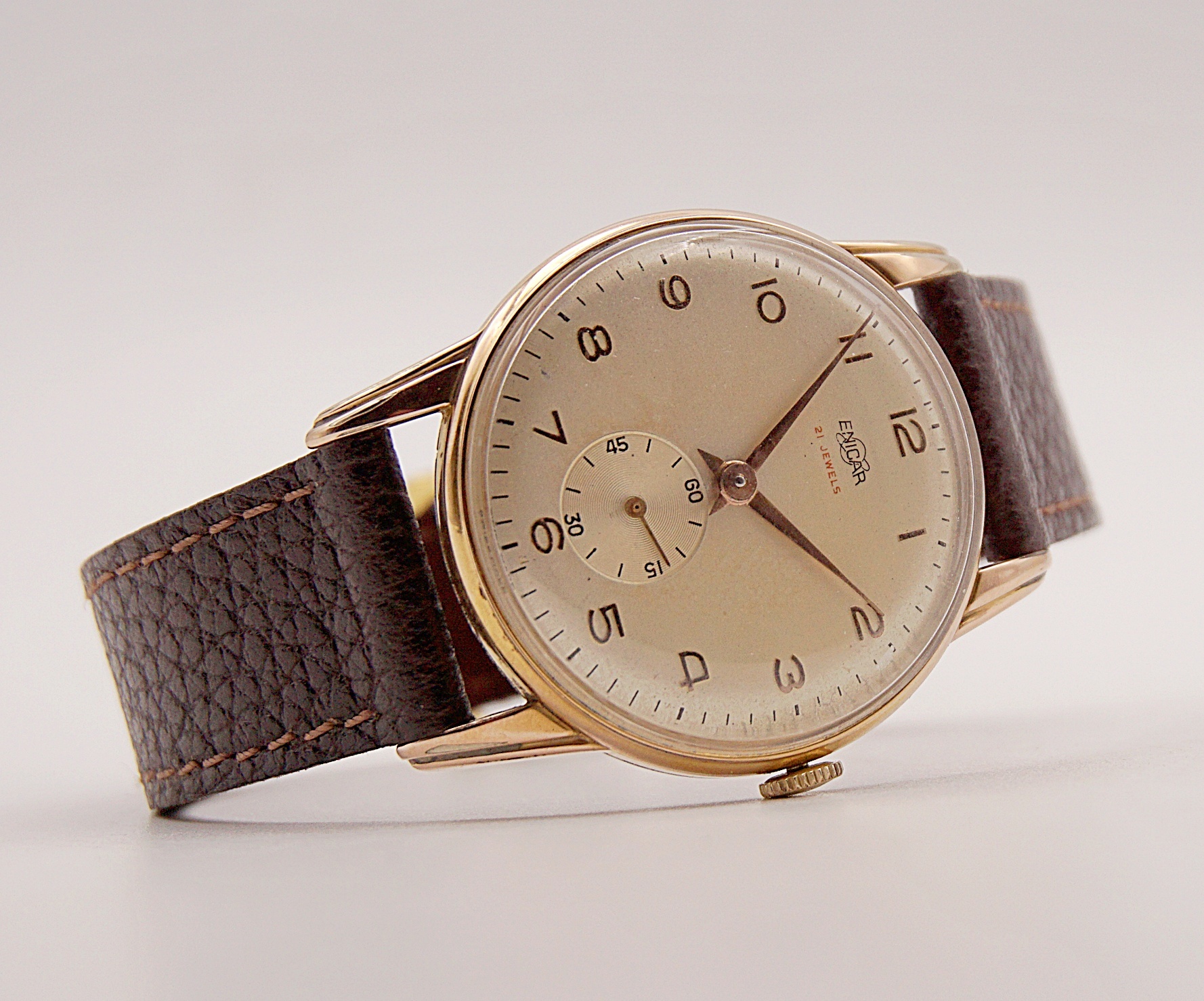 นาฬิกาเก่า ENICAR ไขลานสองเข็มครึ่ง