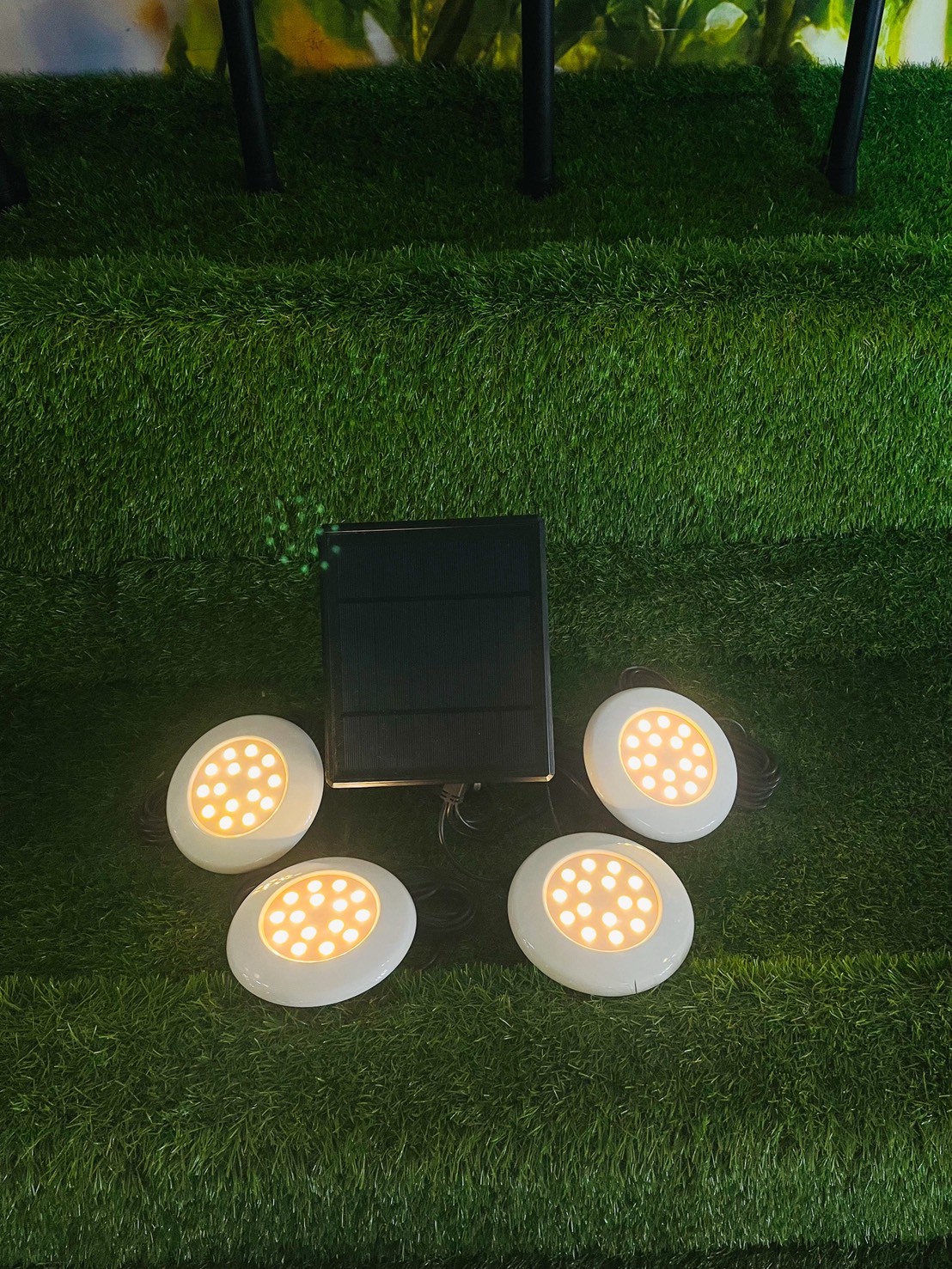 ไฟโซล่าเซลล์ ส่องใต้น้ำ 4 หัว รุ่น YCD-45S (เเสง : เหลืองวอมไวท์)