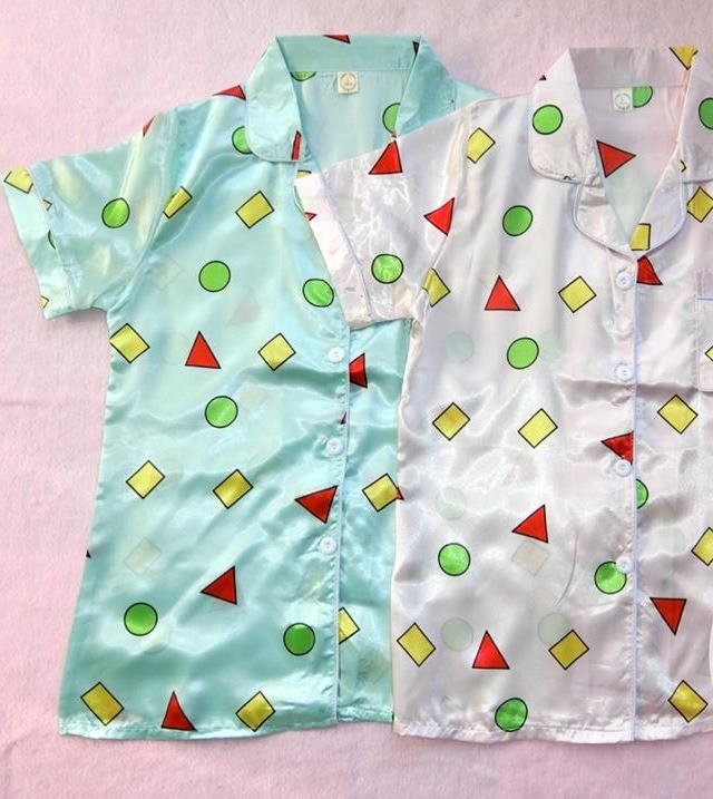 ชุดนอนผ้าซาตินแขนสั้น กางเกงขาสั้น เนื้อผ้าดีทิ้งตัวสวย หลับสบายตลอดคืน ราคาโปรโมชั่น ชุดละ 250 บาท