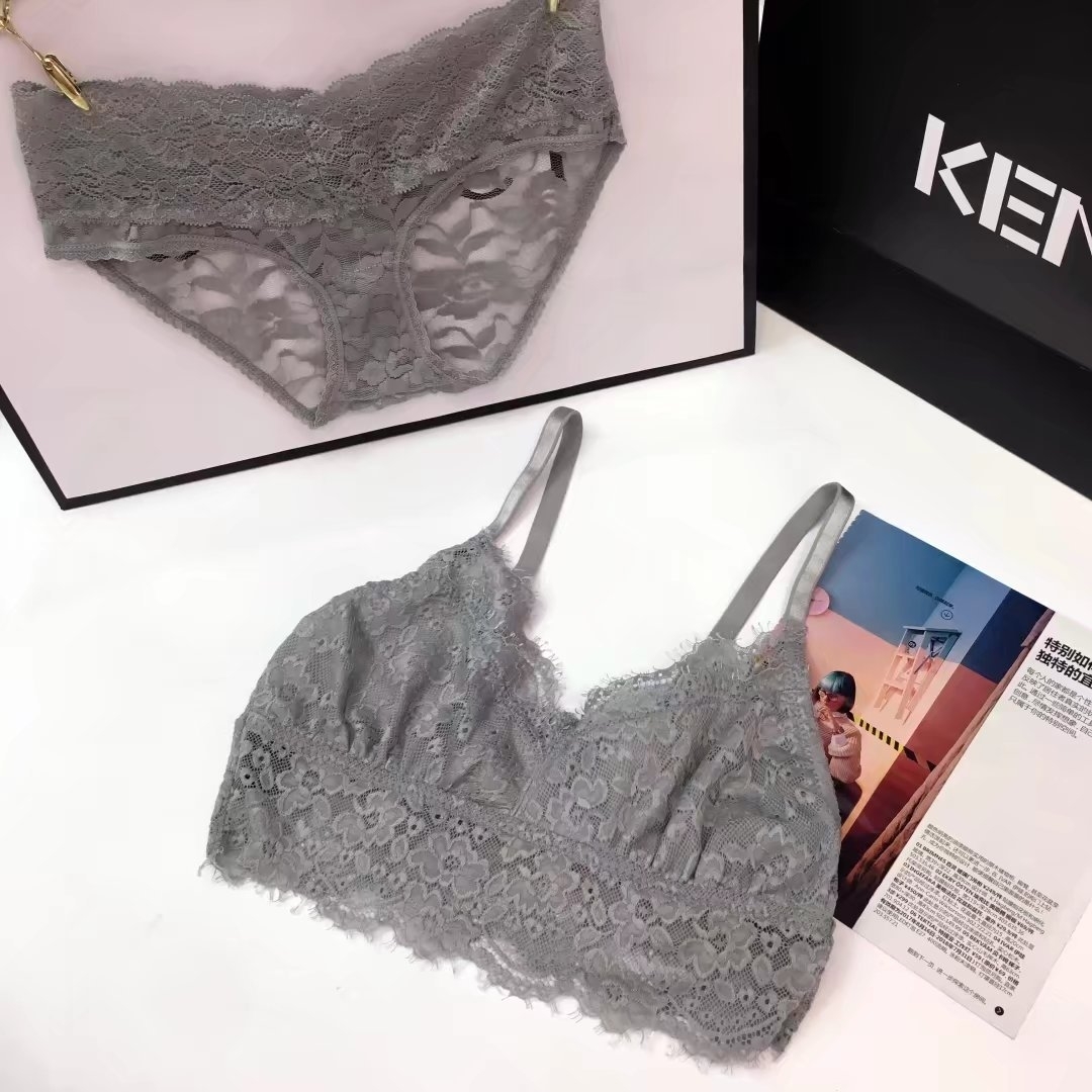 ชุดชั้นในลูกไม้เซ็กซี่ ไร้โครง เนื้อนิ่มใส่สบายไม่คัน 32 34 36 มี 4 สี ขาว เทา โอรส น้ำเงิน ราคาส่ง 3 ชิ้นคละกับแบบอื่นได้ ชุดละ 250 บาท
