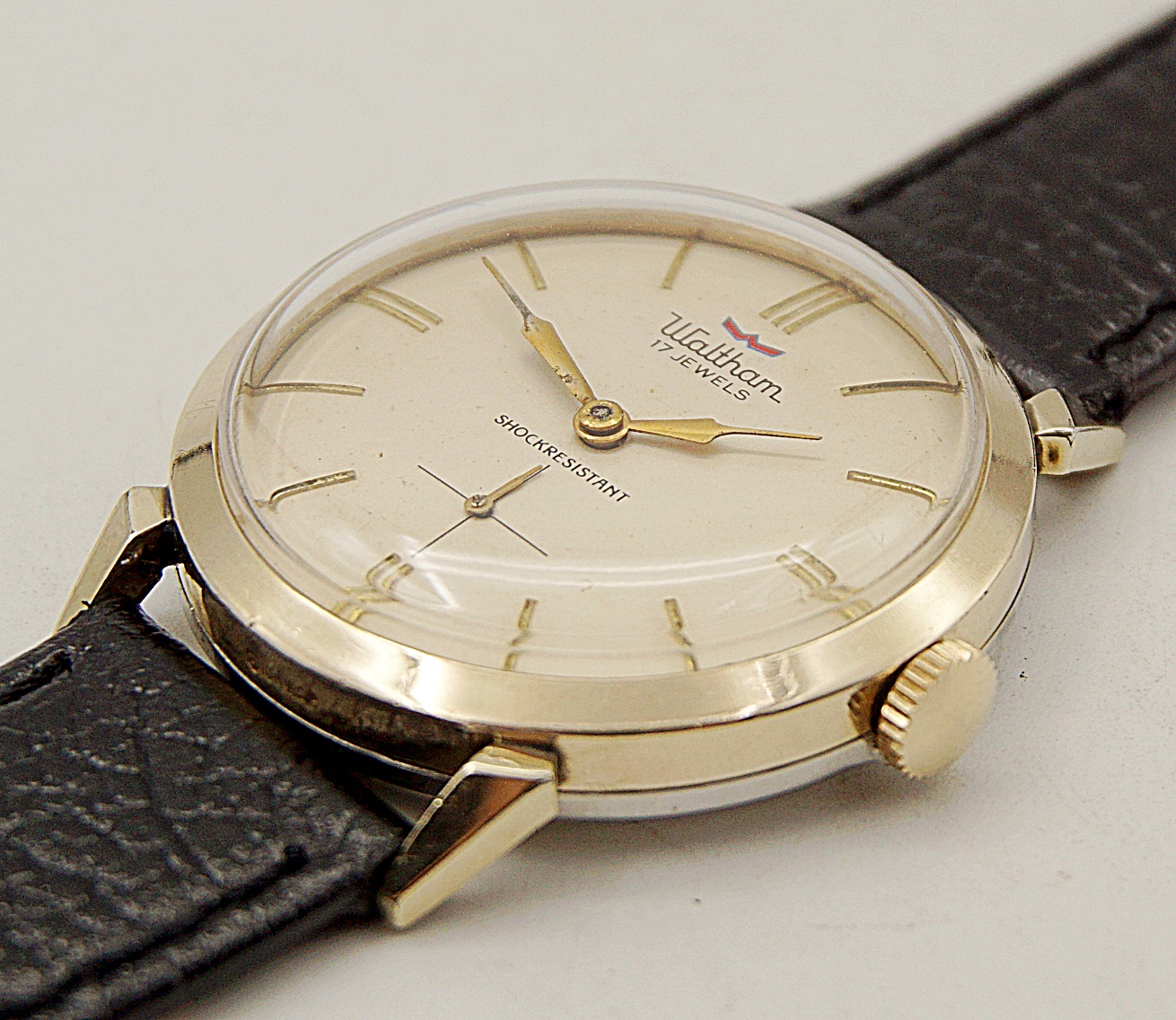 นาฬิกาเก่า WALTHAM ไขลานสองเข็มครึ่ง