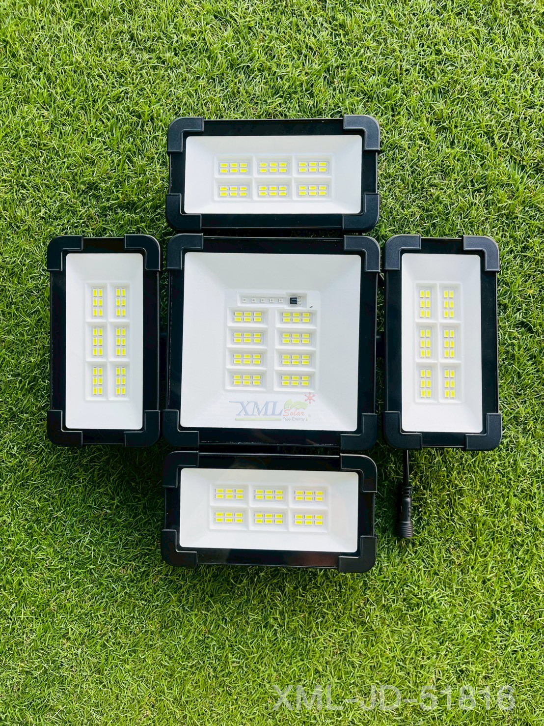 โคมไฟผนังโซล่าเซลล์ 192 LED / 324 LED รุ่น JD JINDIAN (แสง : ขาว)