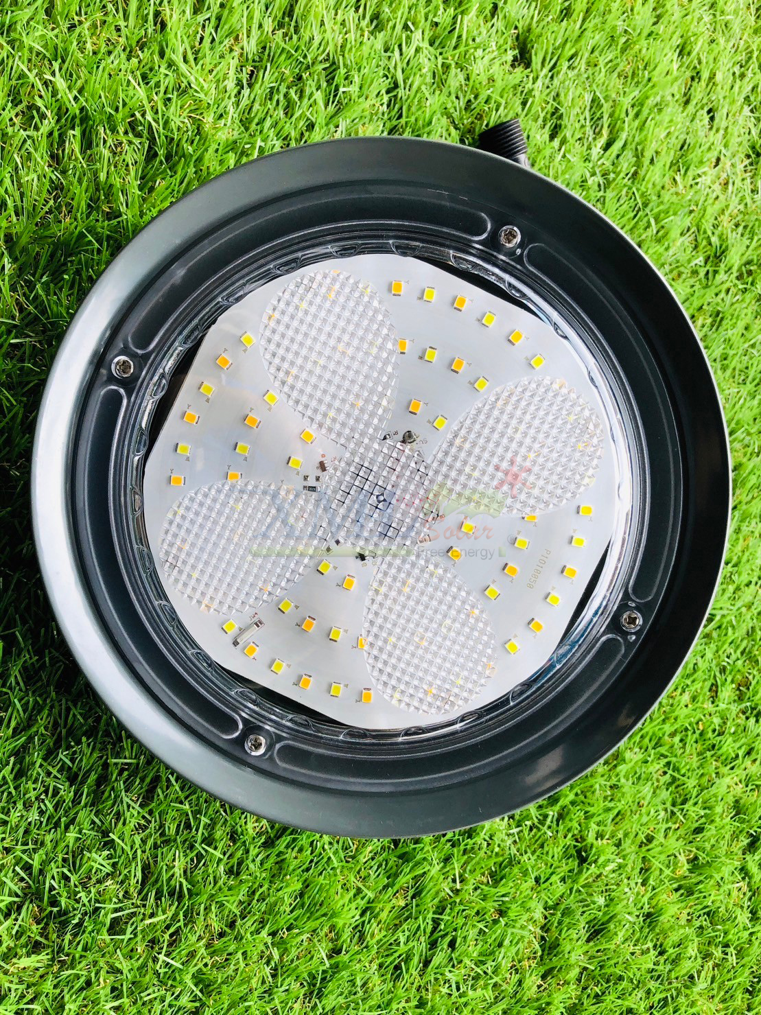 โคมไฟโซล่าเซลล์ ทรง Highbay รุ่น100W/200W/300W/400W. แบรนด์ Modi * XML-Solar (เปิดได้ 3 แสง)