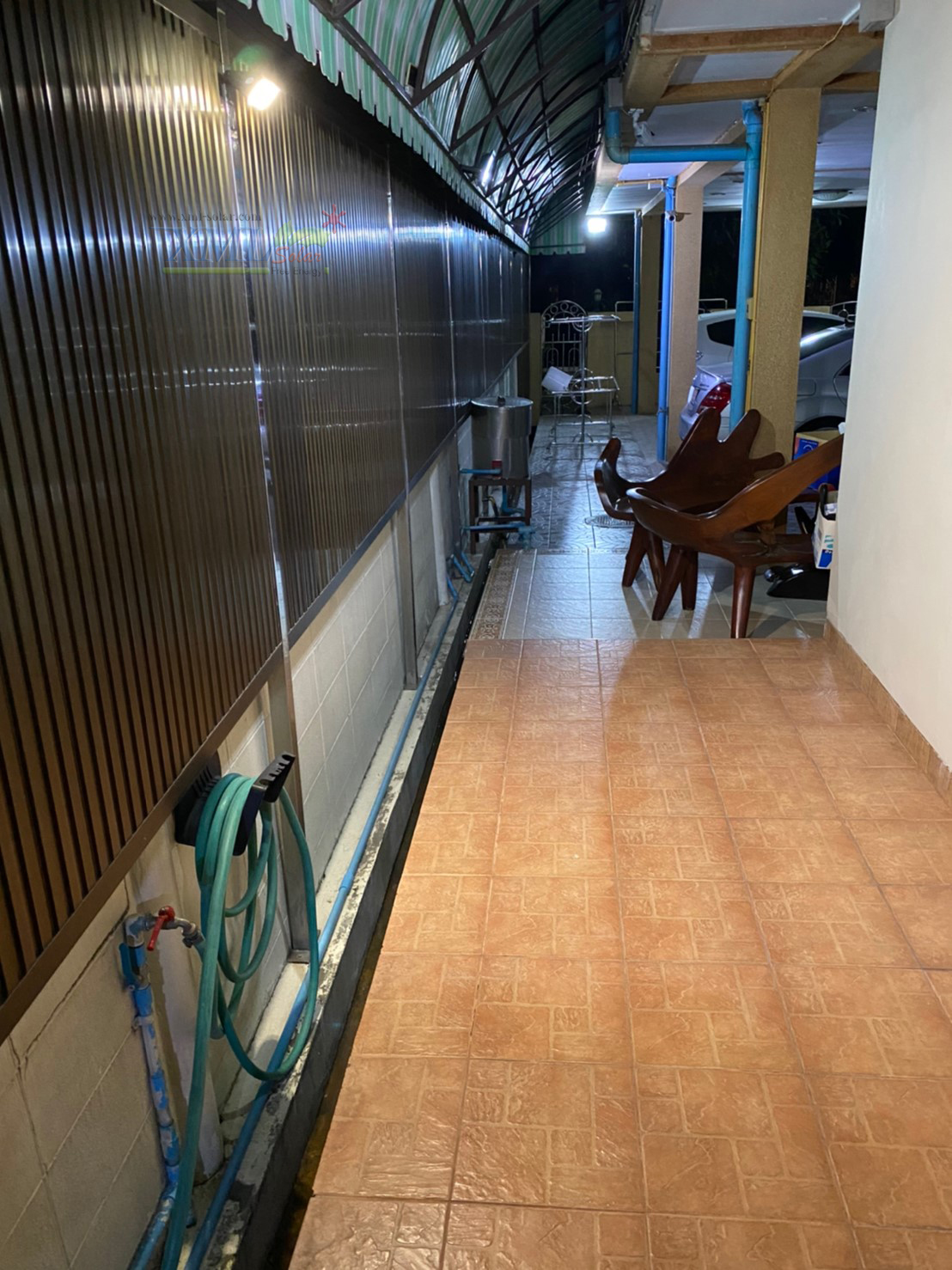 โคมไฟผนังโซล่าเซลล์ รุ่น Hi class 1,000 lm + Motion (แสง : เหลืองวอมไวท์)