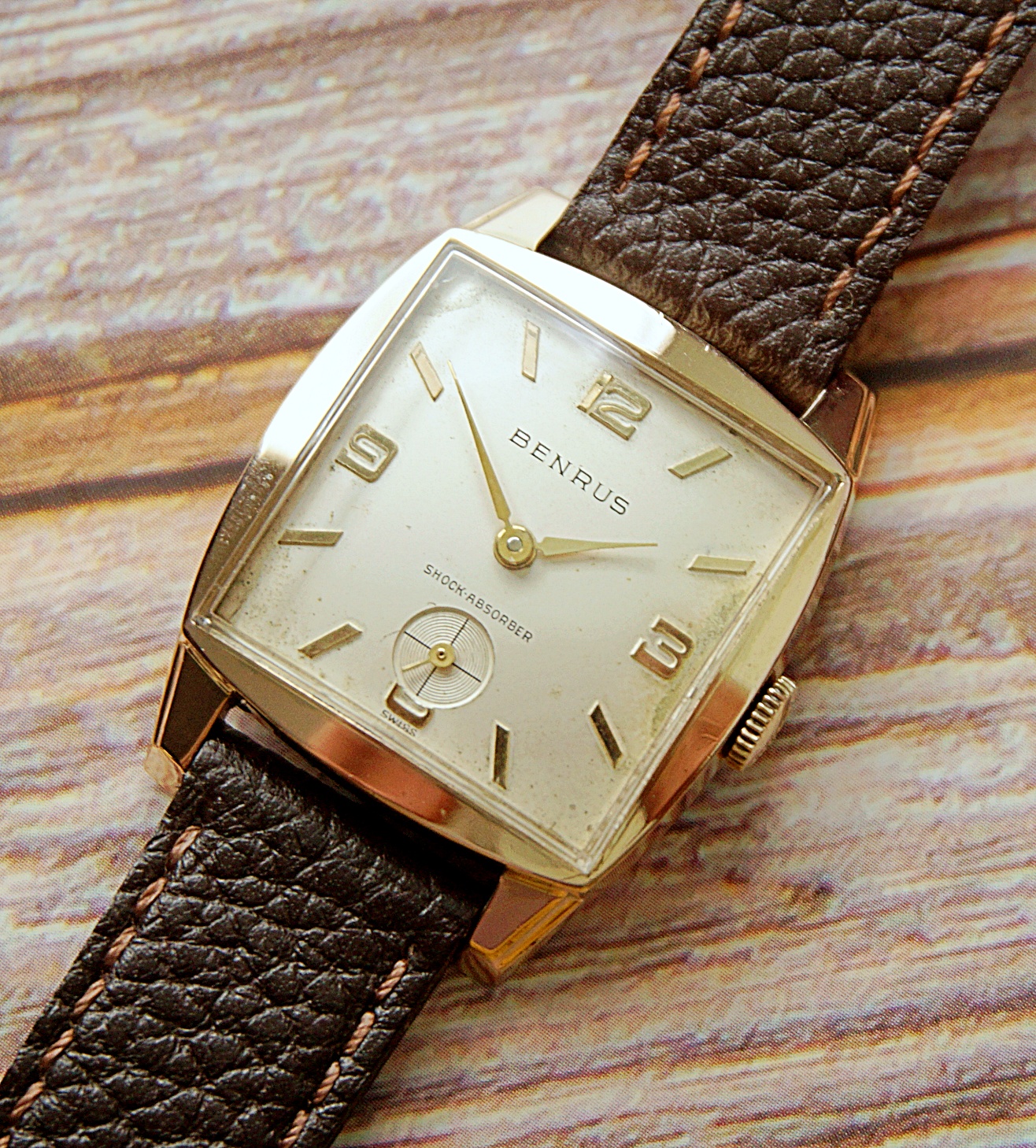 นาฬิกาเก่า BENRUS ไขลานสองเข็มครึ่ง