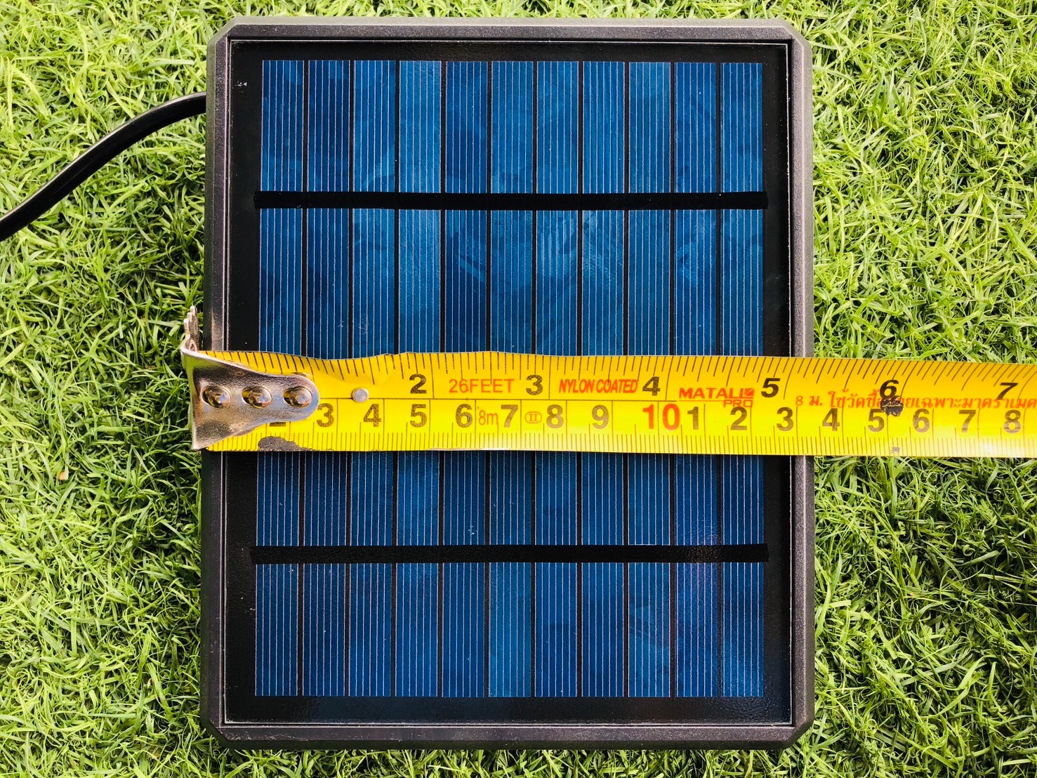 สปอร์ตไลท์ปักสนามโซล่าเซลล์ DC-16 รุ่น 2 หัว สาย 3 เมตร (แสง : เหลืองวอมไวท์)
