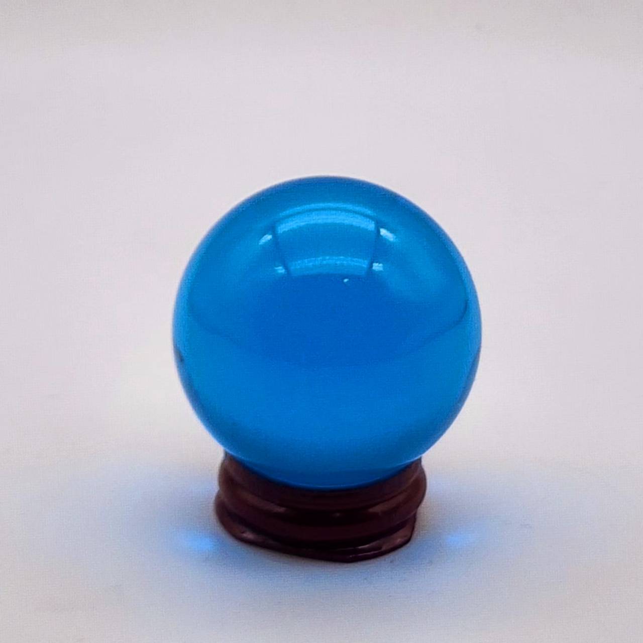 ลูกแก้วใส 4ซม. (1.57นิ้ว) ลูกแก้วแท้สีธรรมชาติ ไม่ลอกมี สีใส มี9สีให้เลือก บูชาดวงตาพญานาค ตกแต่งภายนอกได้ แช่น้ำได้