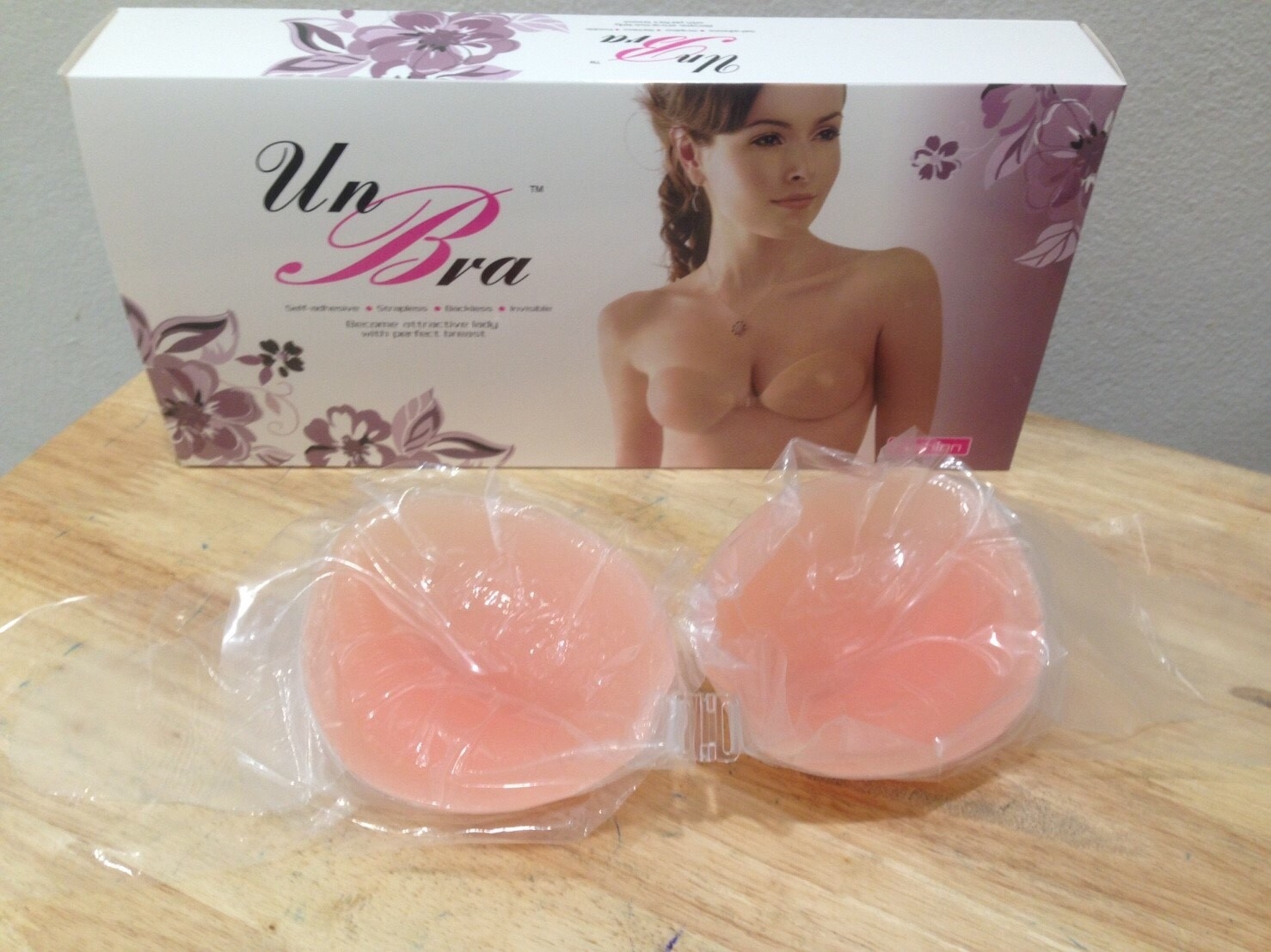 ซิลิโคนบรา แปะข้าง 4 จุด เสริมหนายกทรวงอกให้ดูสวย มีคัพ A B C D ราคาส่ง 3 ชิ้น คละแบบได้ คู่ละ 290 บาท