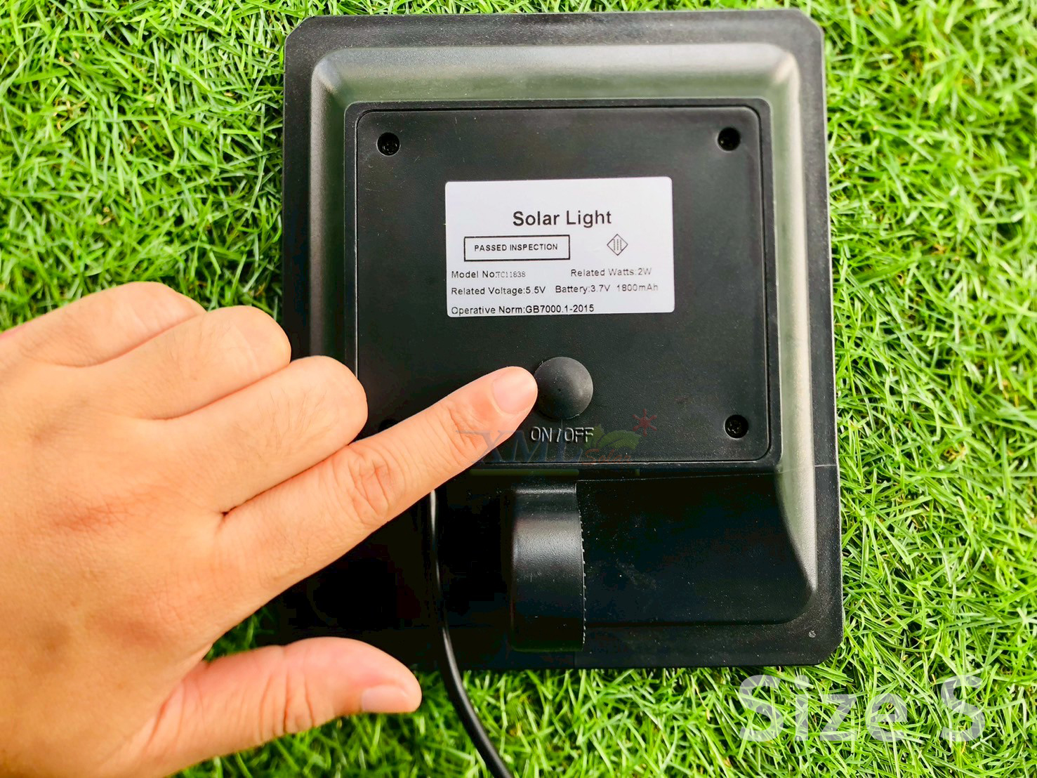 โคมไฟตั้งพื้นโซล่าเซลล์ รุ่น TC-11838 (แสงขาว + เหลืองวอมไวท์)