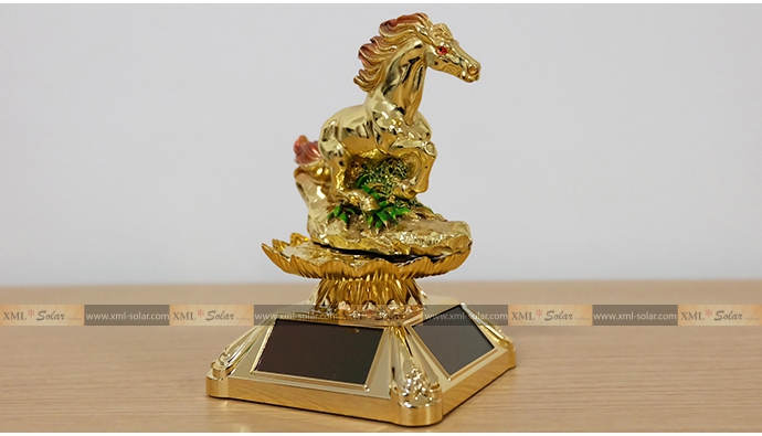 เเท่นโชว์สินค้าหมุนได้ พลังเเสงอาทิตย์ (รุ่น สีทอง)