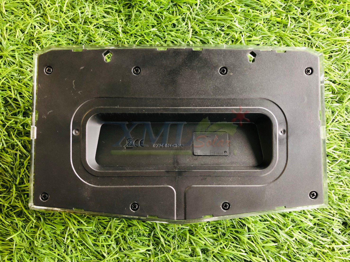 โคมไฟผนังโซล่าเซลล์ 300 LED + Motion Sensor (เปิดได้ 2 แสง)(1 แถม 1)