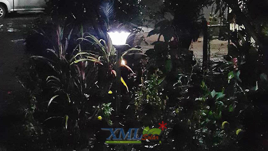 ไฟปักสนามโซล่าเซลล์ 8 Super SMD LED (แบบกลม) สูง 80 ซม. (เเสง : ขาว)