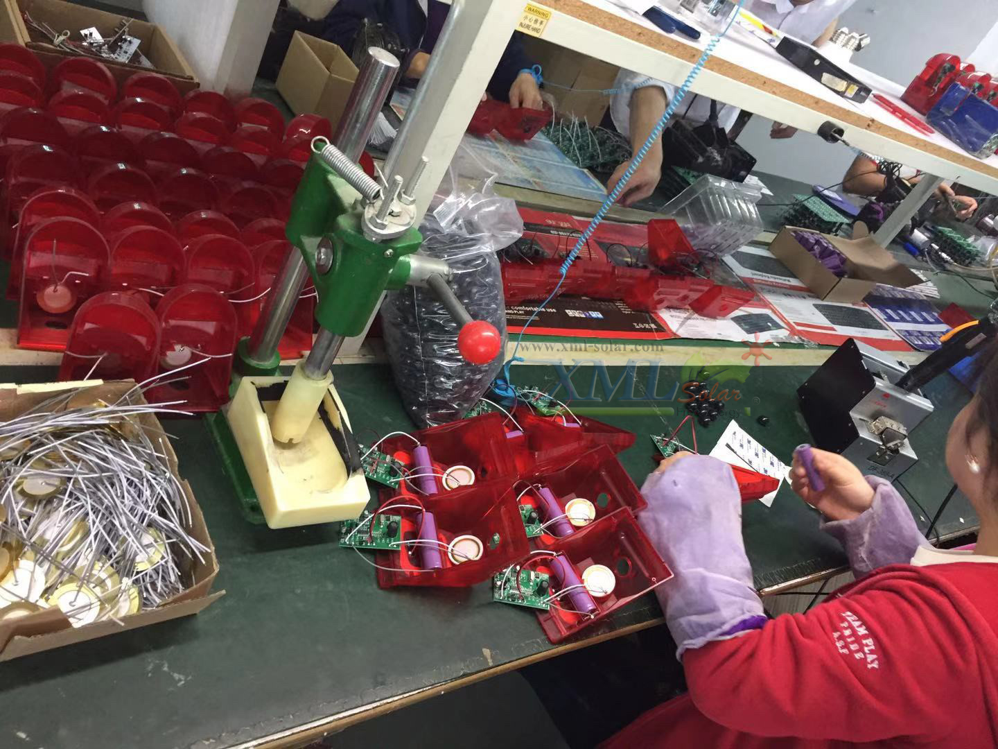 สัญญาณกันขโมย (Alarm) โซล่าเซลล์ (สีแดง) + Remote