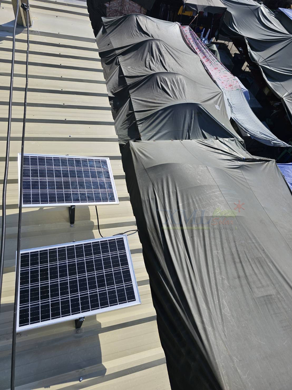 ไฟสปอตไลท์โซล่าเซลล์ 500 Watt กล่องสีน้ำตาล (เปิดได้ 3 แสง)