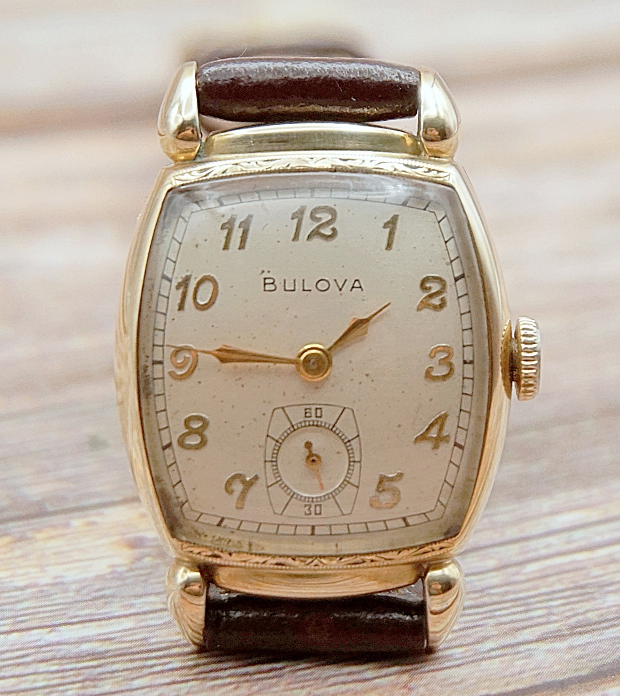 นาฬิกาเก่า BULOVA ไขลานสองเข็มครึ่ง