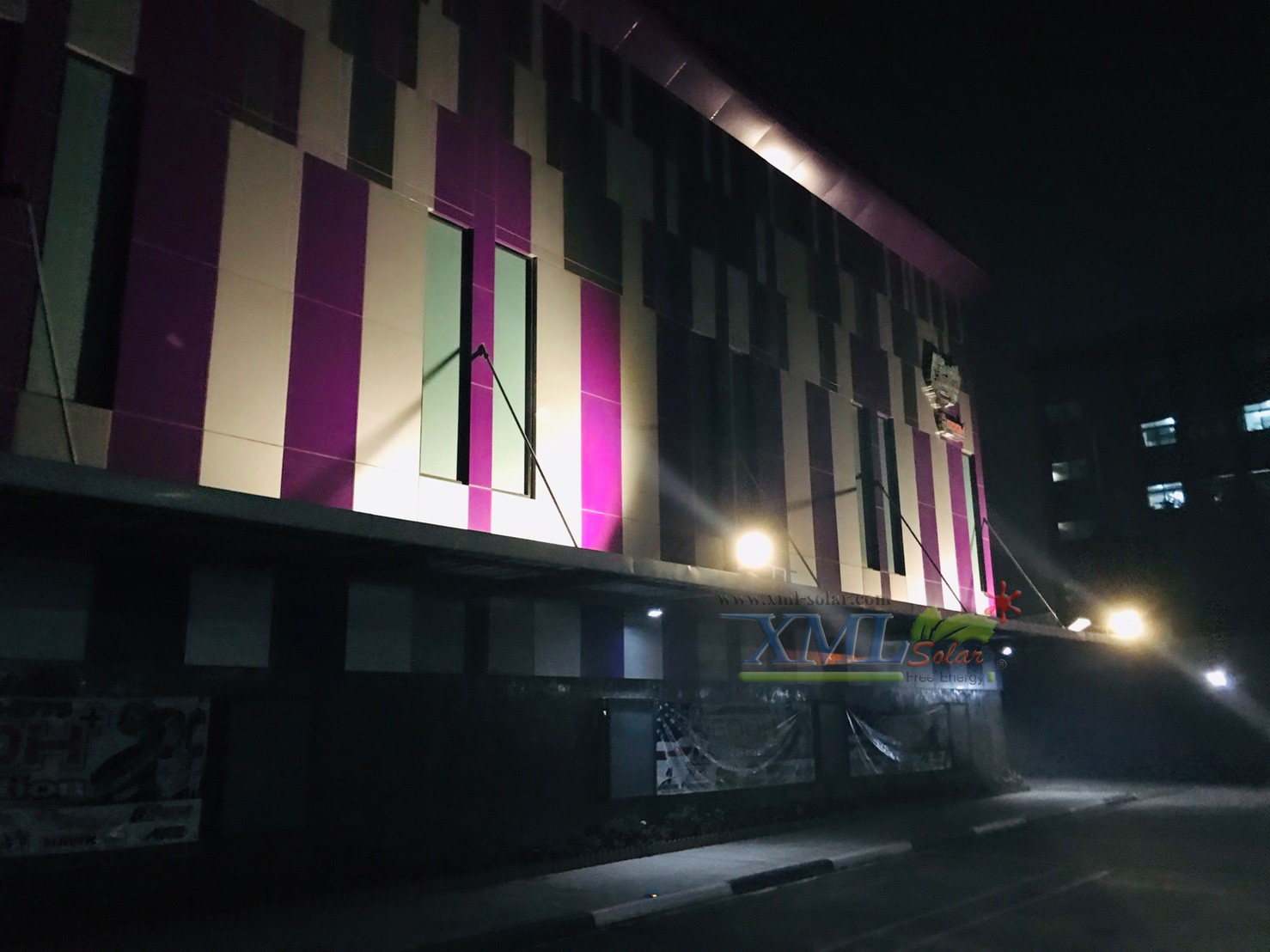 ไฟสปอตไลท์โซล่าเซลล์ 6500 Lumens. ไซต์ใหญ่ (เเสง : เหลืองวอมไวท์)